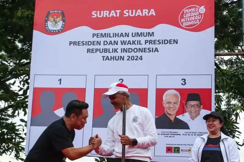 Ganjar Pastikan Warga Waduk Pluit Tak Goyang Karena Bansos