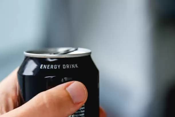 Minuman Berenergi Bisa Picu Gangguan Tidur