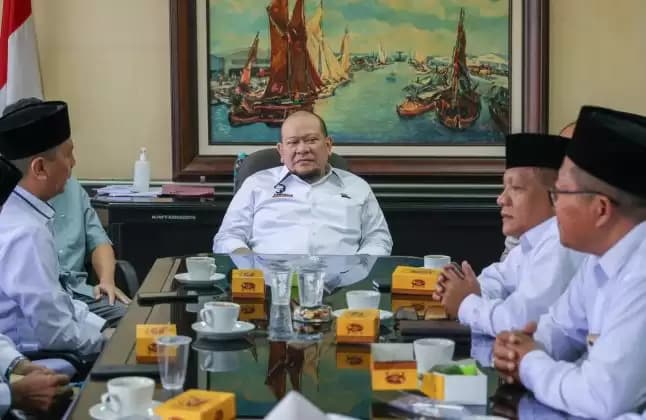 UMKM Nahdliyin Kesulitan Akses Pasar, Ketua DPD RI Koneksikan dengan Kadin Jatim