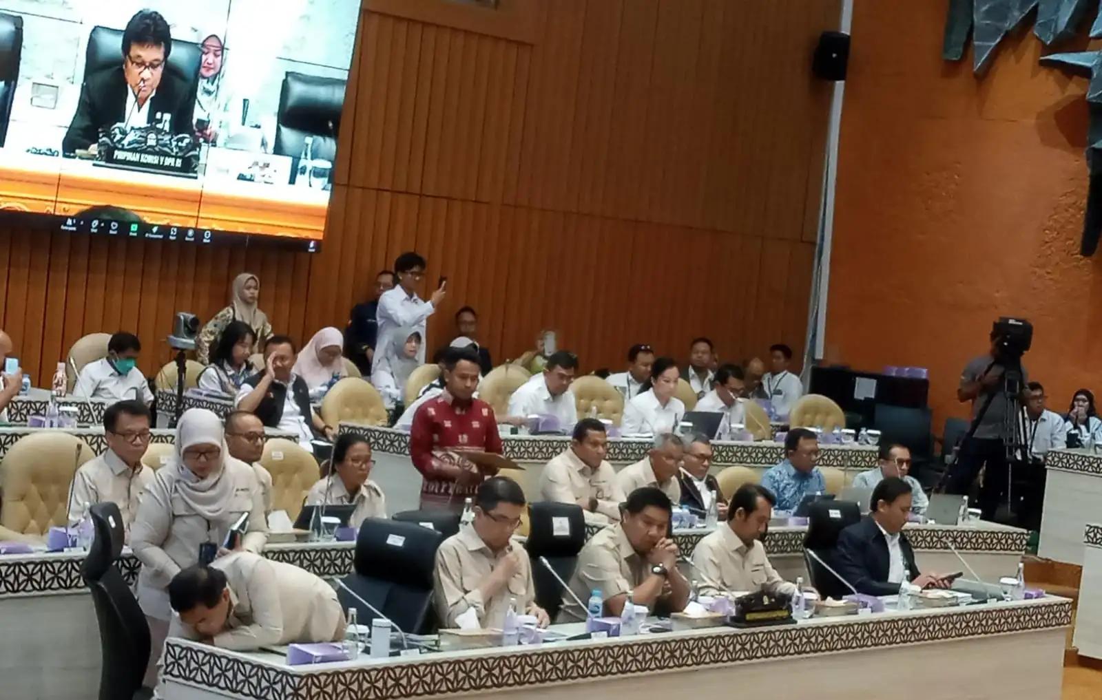 Komisi V saat Raker dengan Menteri PKP Maruarar Sirat (Foto: Dok MI/Jiani)
