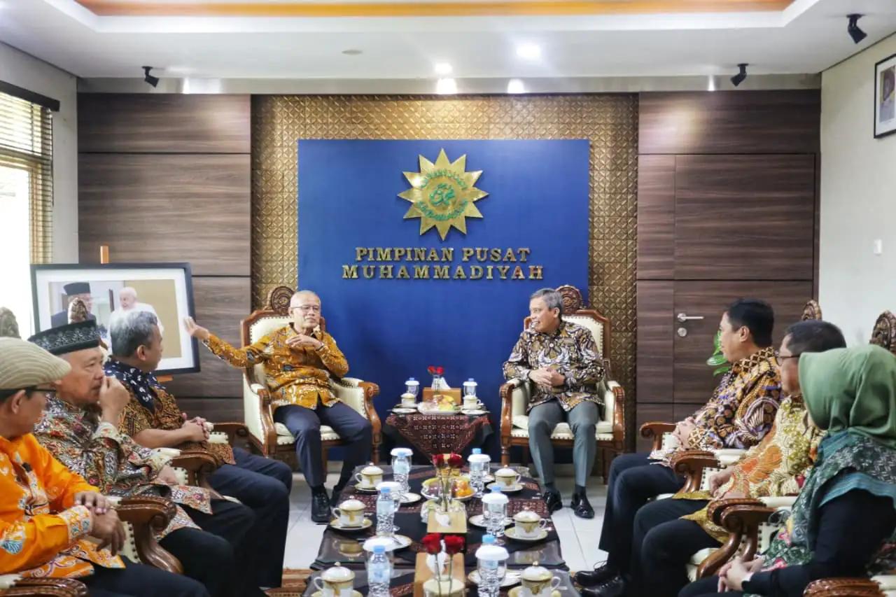 BTN Peduli Bersinergi dengan Muhammadiyah Salurkan Bantuan untuk Korban Banjir di Sumatera (Foto: Dok BTN)