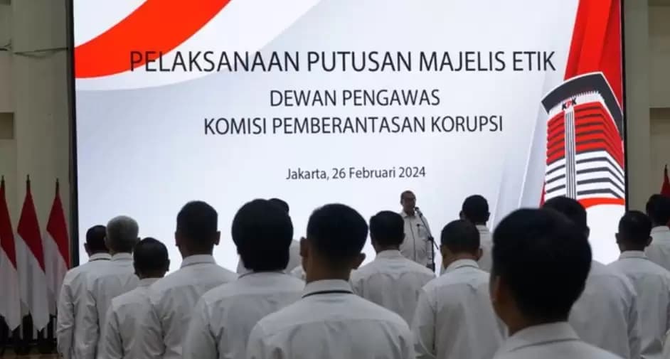 Pecat! Tak Pantas Oknum Koruptor Masih Bercokok di KPK