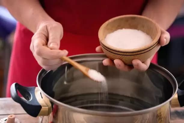 Tips Kurangi Asupan Garam