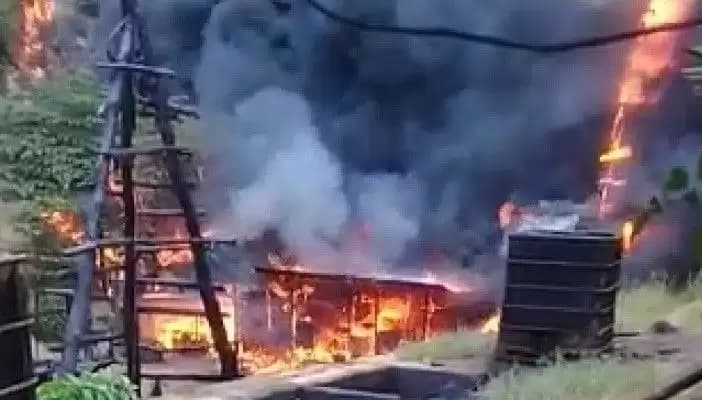 Api menjalar ke sumur bor lain yang ada di dekatnya hingga menyebabkan kobaran api, korban berjatuhan (Foto: Dok MI/Ist)