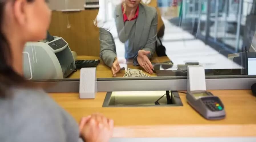 Penduduk Jakarta Miliki Separuh Uang di Bank