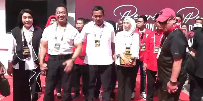 Pasangan Andika Perkasa-Hendrar Prihadi saat tiba di KPU Jateng (Foto: Dok MI)