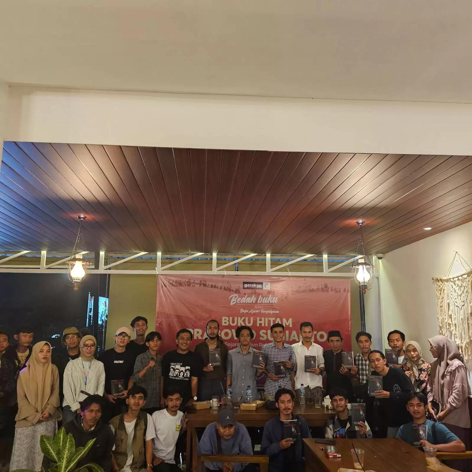 Aktivis Mahasiswa dan Akademisi Bedah Buku Hitam Prabowo di Tasikmalaya