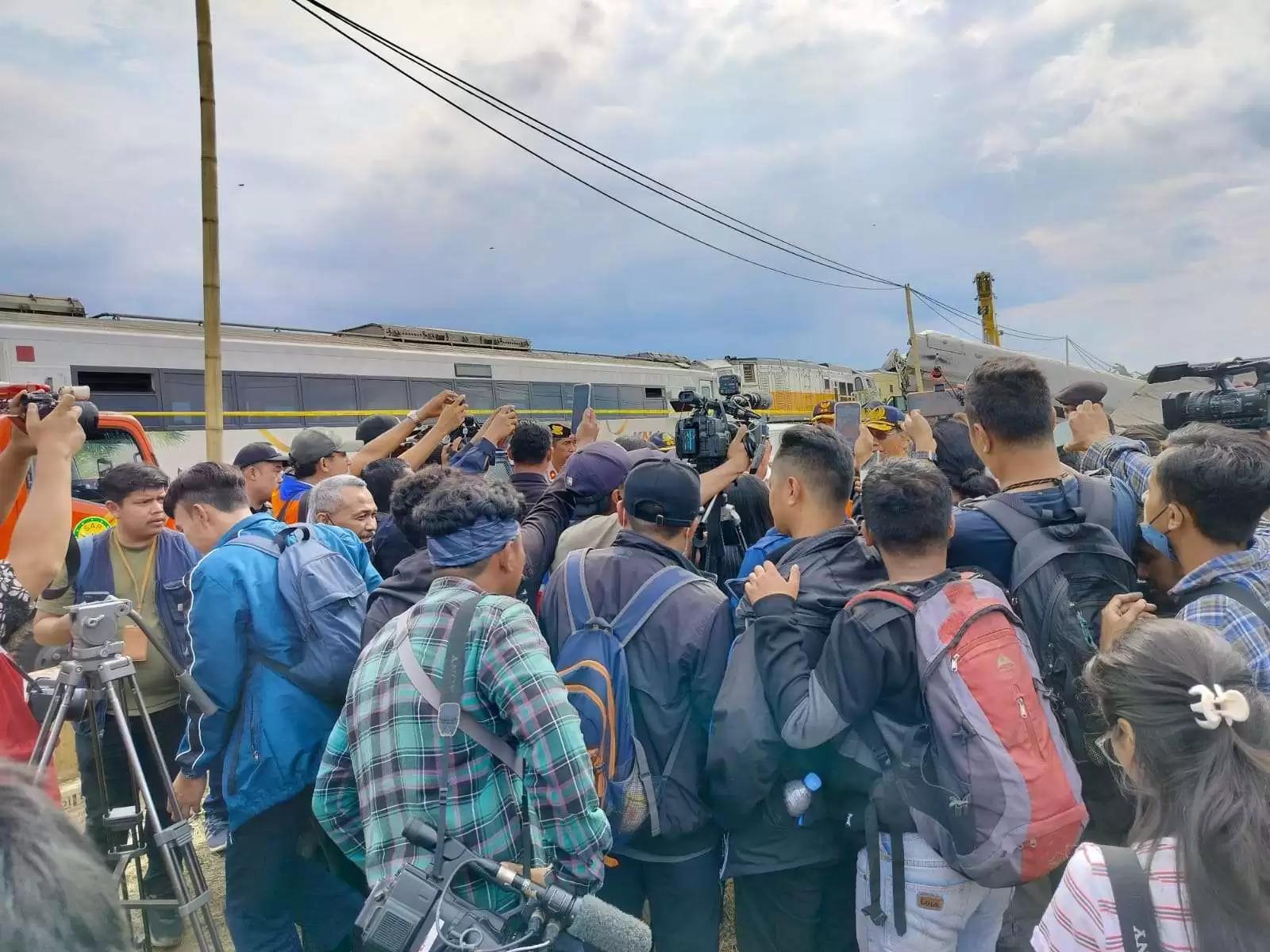 KAI Bentuk Investigasi Kecelakaan Kereta  di Bandung