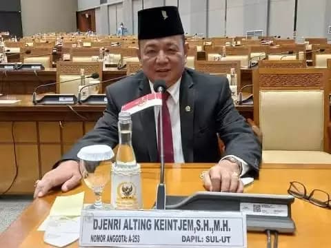 DPR Cecar Mendes Soal Perangkat Desa Terafiliasi Parpol dan Mendukung Capres Tertentu