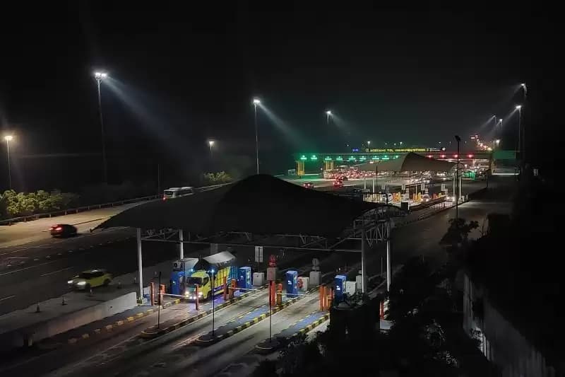 H-2 Natal 2023, 53 Ribu Kendaraan Tinggalkan Jakarta via Tol Japek