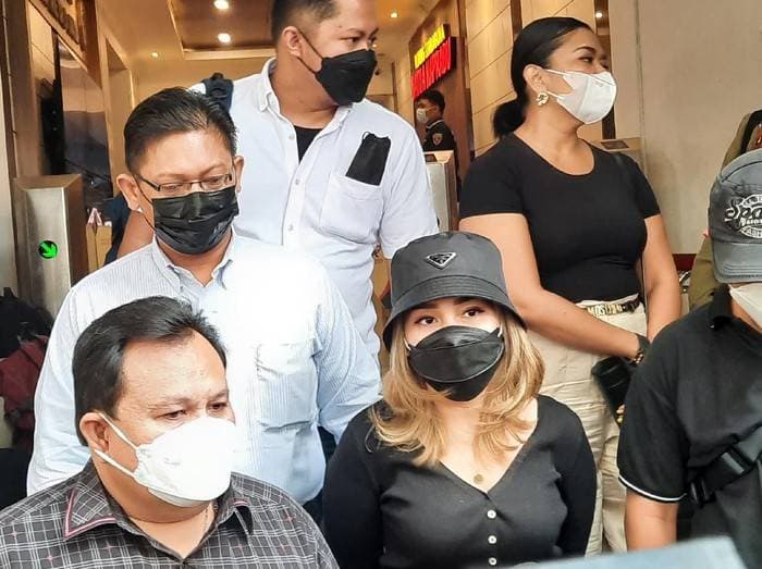 3 Orang Tewas Usai Minum Alkohol di Bengkulu, Ayu Ting Ting Turut Dilaporkan ke Polisi