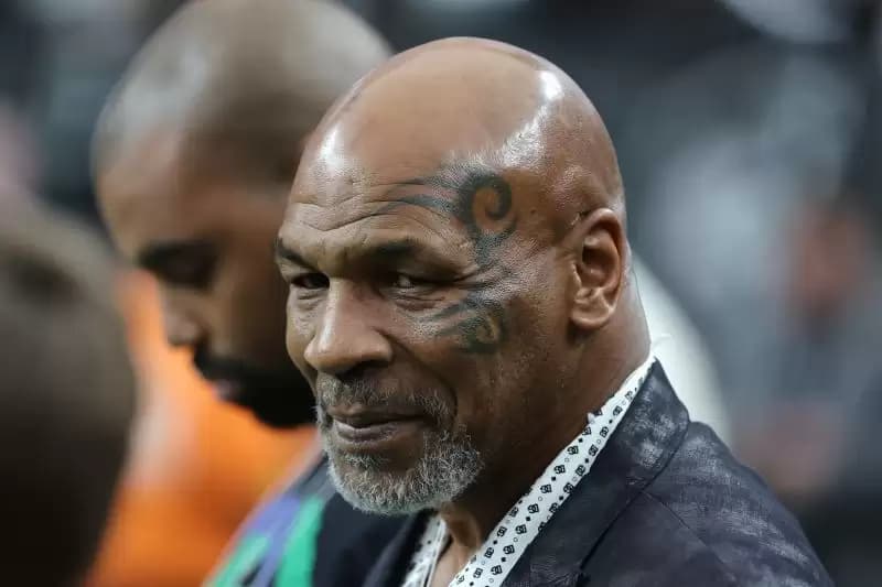 Naik Ring Lagi, Mike Tyson Duel dengan Jake Paul