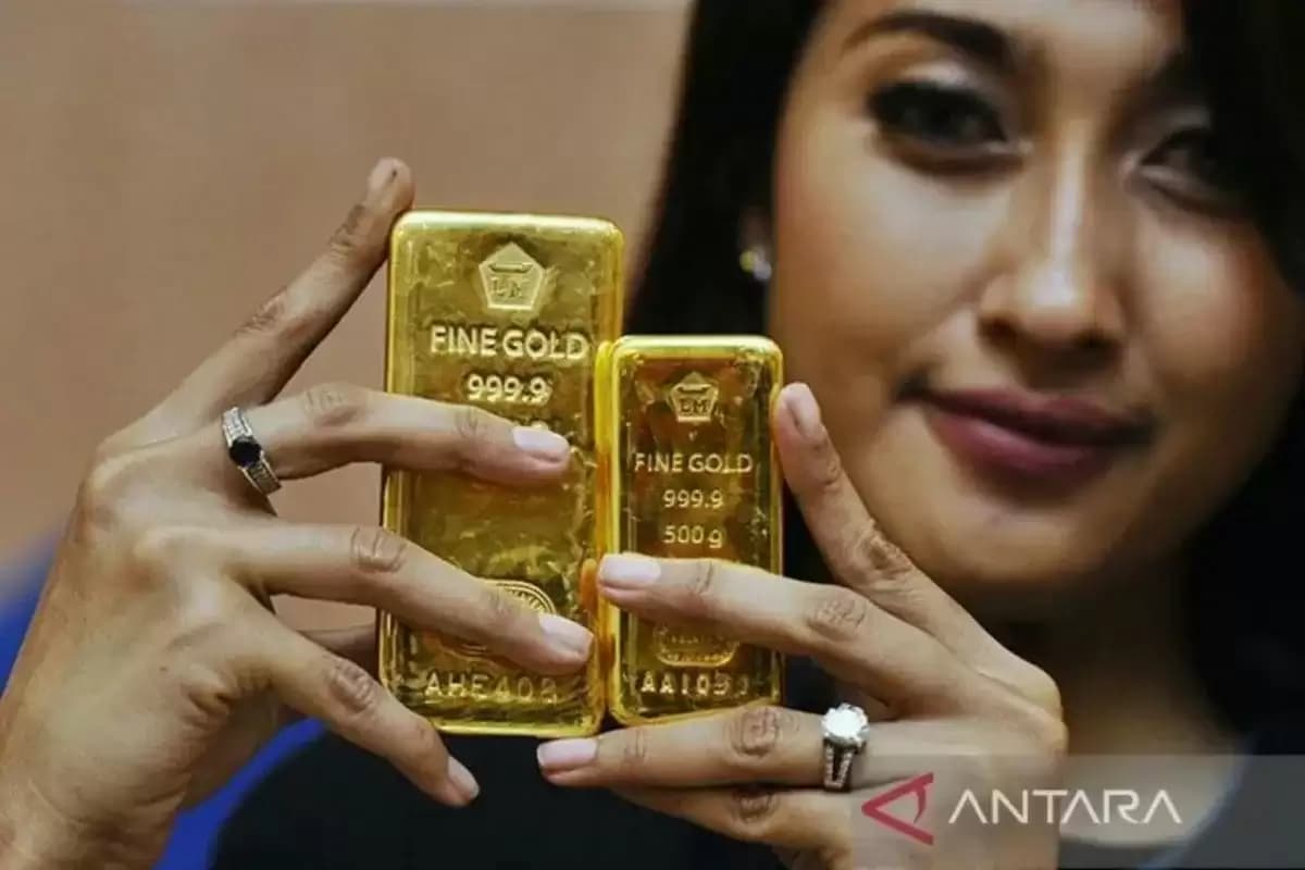 Harga Emas Antam Naik Rp10.000 per gram