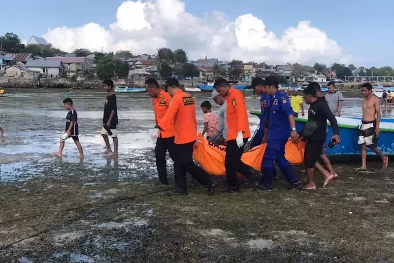 Basarnas Kupang Evakuasi Warga Jerman Meninggal di Pantai Namosain
