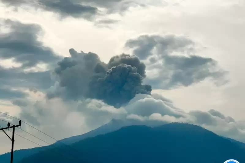 Gunung Lewotobi Kembali Muntahkan Abu Vulkanik