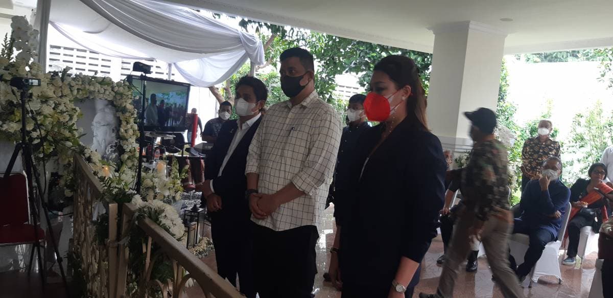 Ketum HIPMI dan Walikota Medan Beri Penghormatan Terakhir kepada Almarhum Sabam Sirait