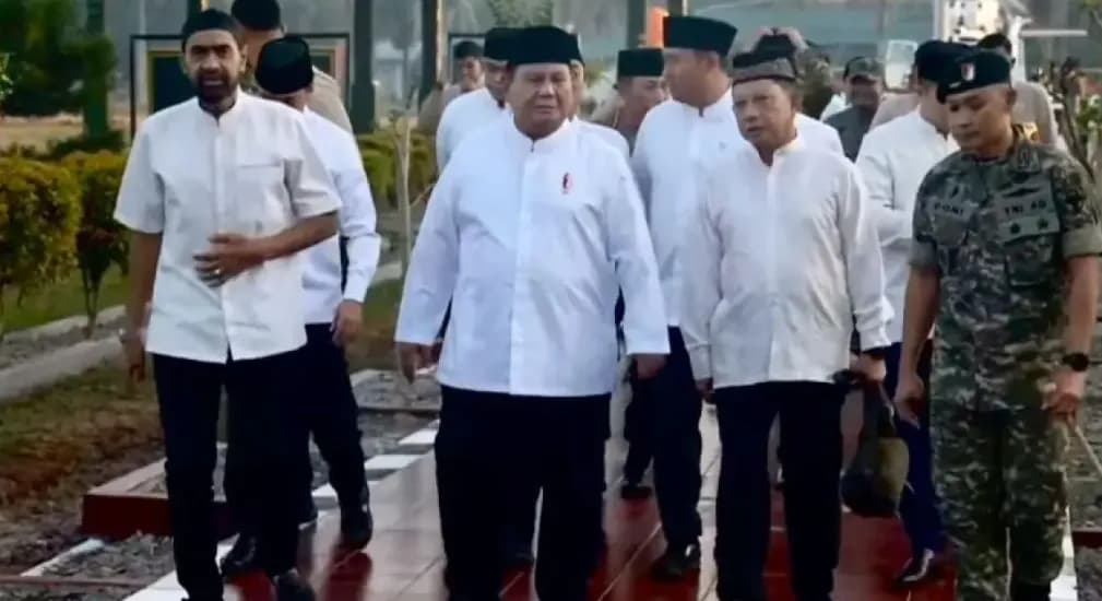 Momen Lebaran, Prabowo Salat Id Bareng Warga Aceh Tamiang