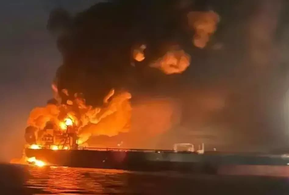 Kapal Tanker Kuwait Dihantam Serangan Iran di Laut Dubai, Bawa 2 Juta Barel Minyak