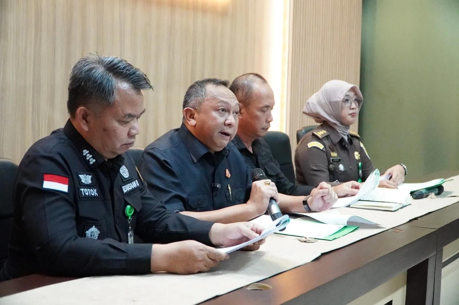 Kejati Sumsel Tahan Lima Tersangka Dugaan Tipikor Pinjaman Bank Pemerintah Rp 160 M, Perkara Pelayaran Muba Masuki Tahap Penyidikan