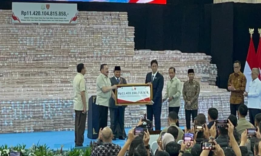 Disaksikan Prabowo, Satgas PKH Setor Rp11,4 Triliun ke Kas Negara
