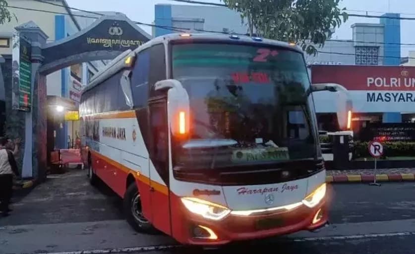 Bupati Tulungagung Gatot Sunu Digelandang ke KPK Usai OTT, Duit Ratusan Juta Diamankan