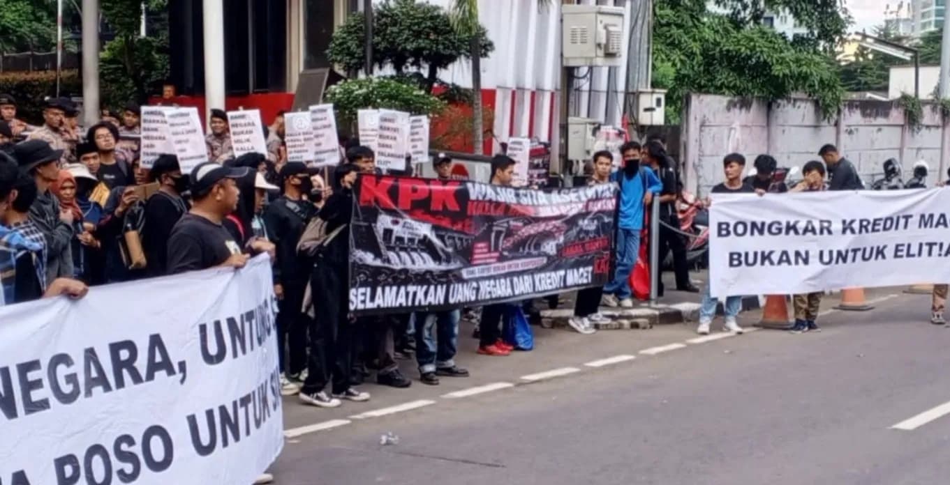 Massa Mengamuk di KPK, Desak Dugaan Kredit Macet Kalla Group di PLTA Poso Diusut Tuntas