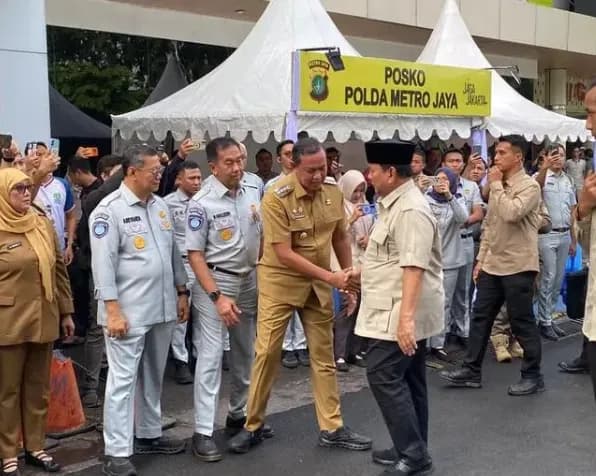 Prabowo Jenguk Korban Tabrakan Kereta di RSUD Bekasi Pagi Ini