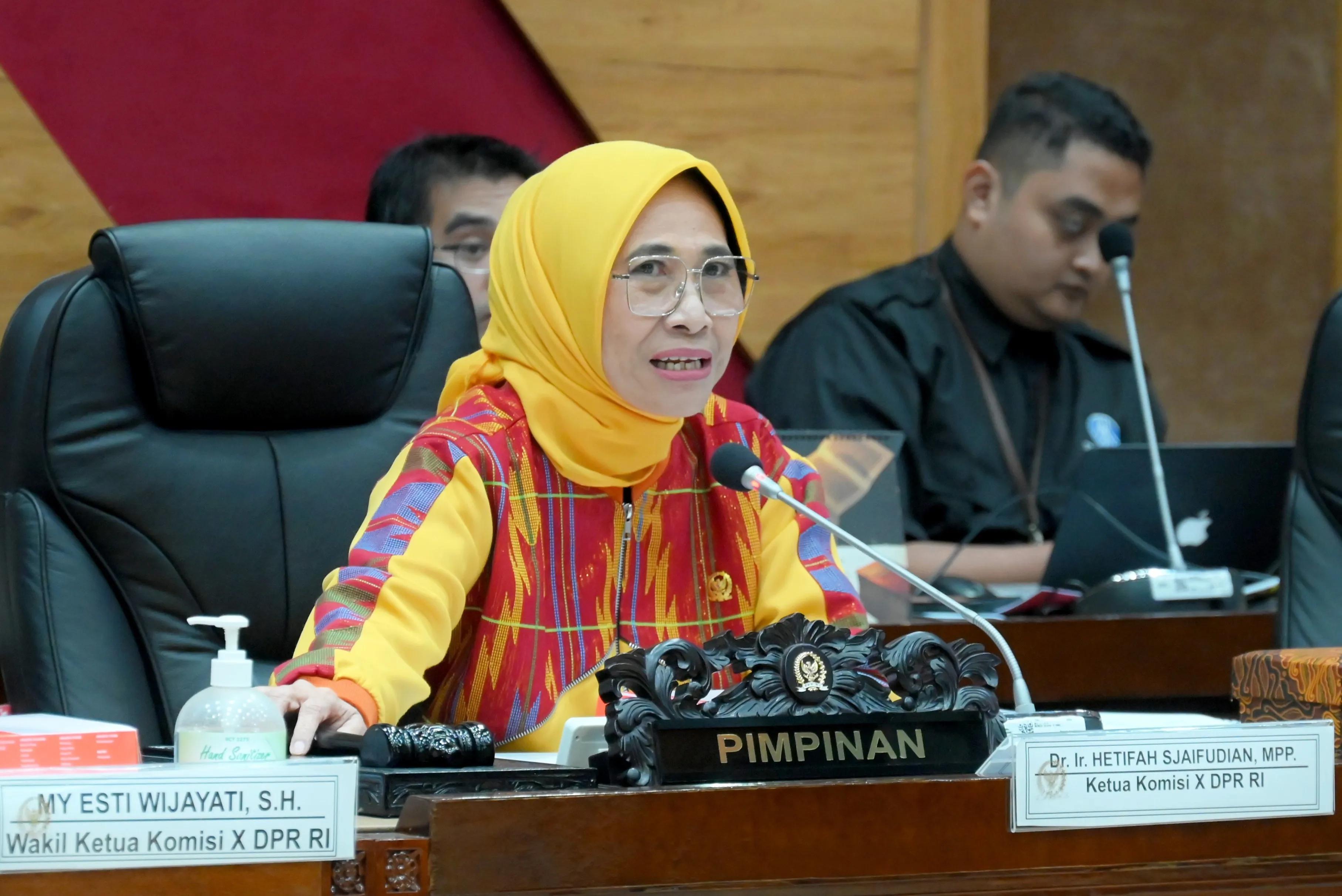 Ketua Komisi X DPR: Penutupan Prodi Perlu Kehati-hatian, Bukan Respon Jangka Pendek