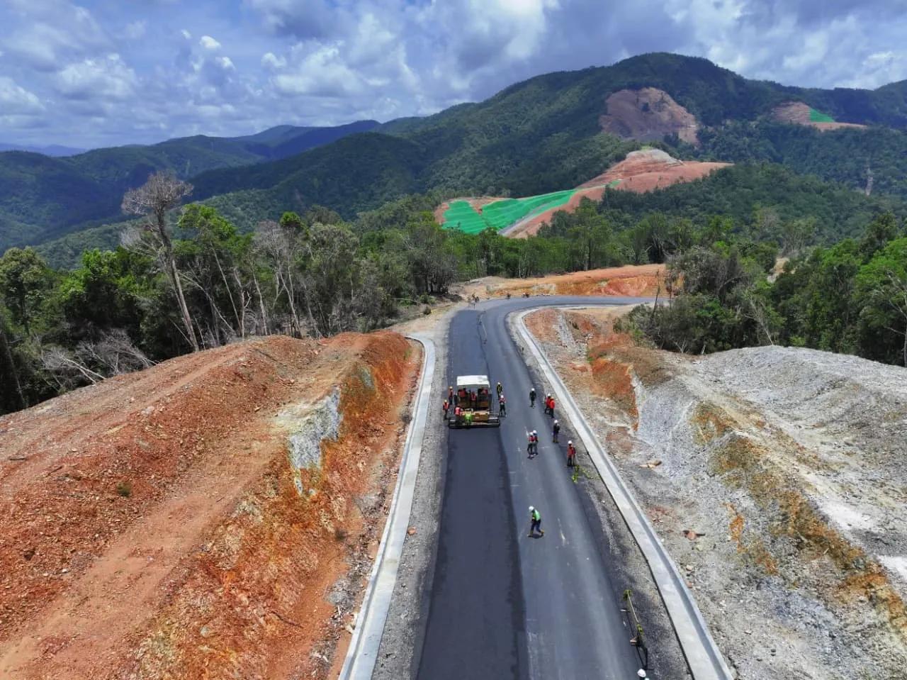 Jalan  Trans Papua Satukan Wilayah dan Tingkatkan Ekonomi Lokal