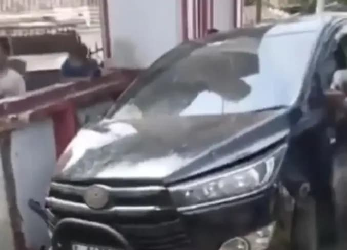 Mobil Kepala Dinas di Pandeglang Tabrak Siswa SD, 2 Orang Tewas