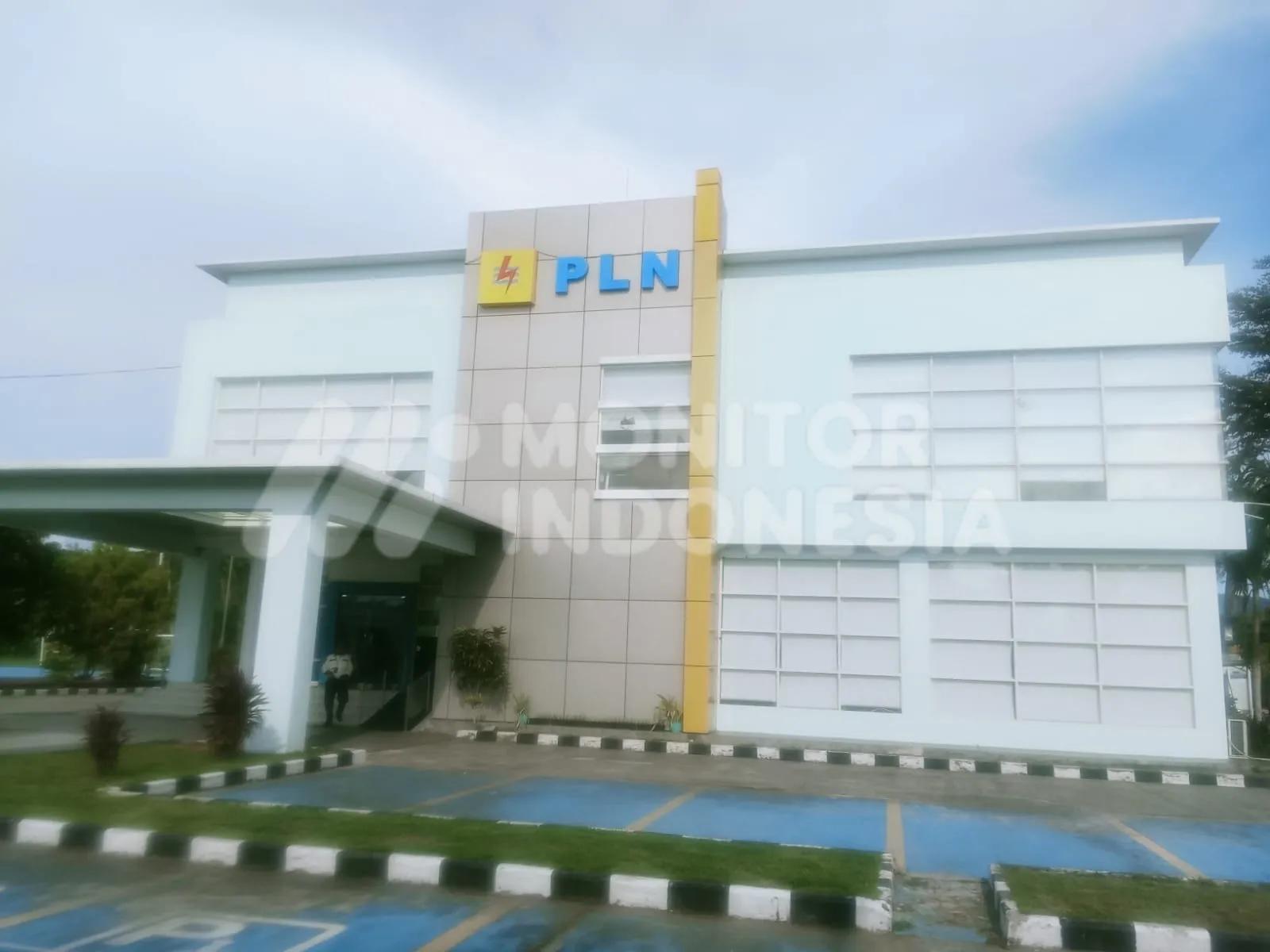 PLN Sofifi Diduga Jadi Sarang Pungli: Layanan Resmi Mandek, Jalur “Belakang” Malah Ngebut