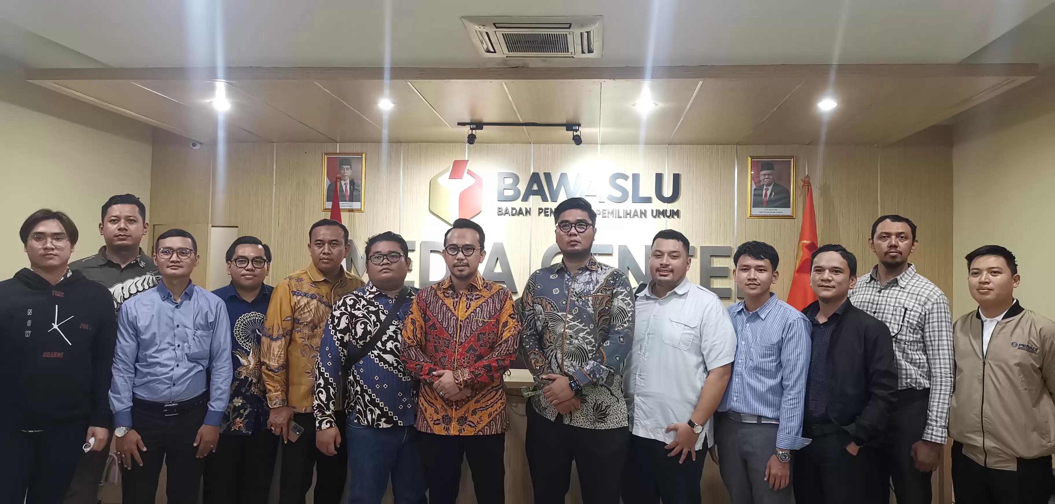 Dinilai Tak Lanjuti Laporan, Ketua Bawaslu RI Disomasi Kumpulan Advokat