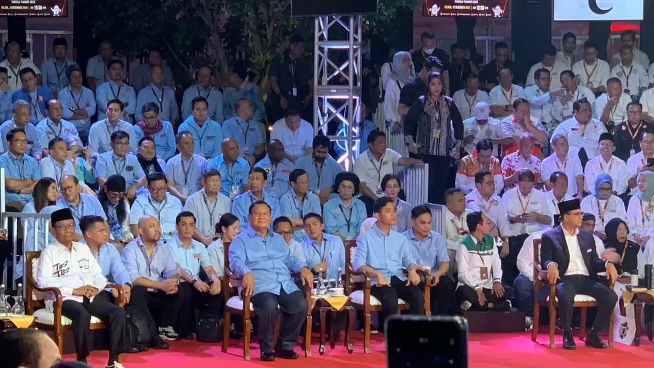 Mabes TNI Respons Soal Mayor Teddy Duduk di Barisan Prabowo-Gibran Debat Pertama Capres