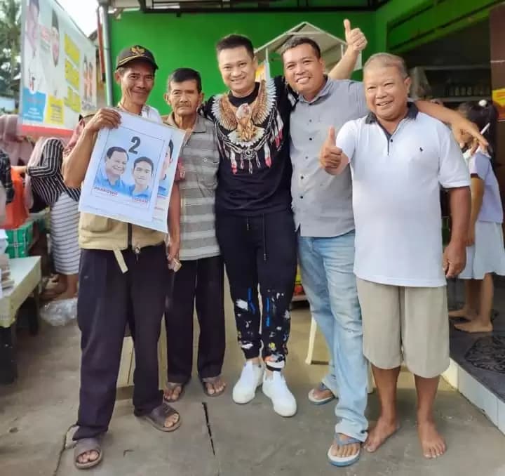 Bagi Makan Gratis Tambahan Telur di Blitar Selatan, Tomi Gandhi dan Mahardika Soekarno Tingkatkan Nilai Gizi dan Bantu Para Peternak