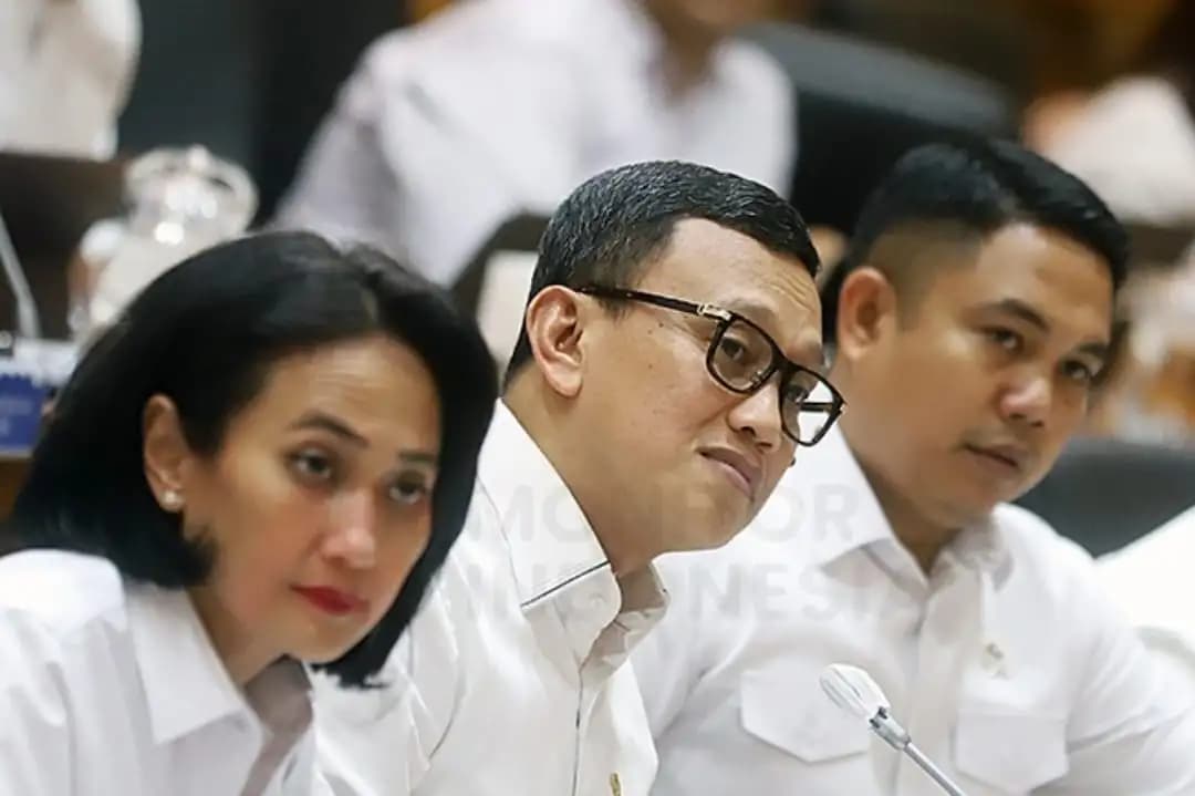 Abdul Kadir, Christina Aryani dan Dzulfikar Ahmad bersiap mengikuti rapat kerja (Foto: Dok MI/Charles Ulag)