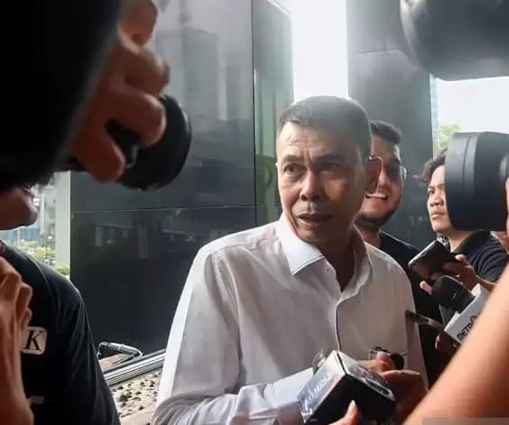 Nawawi Pomolango Ucapkan Sumpah Jabatan di Hadapan Presiden Joko Widodo