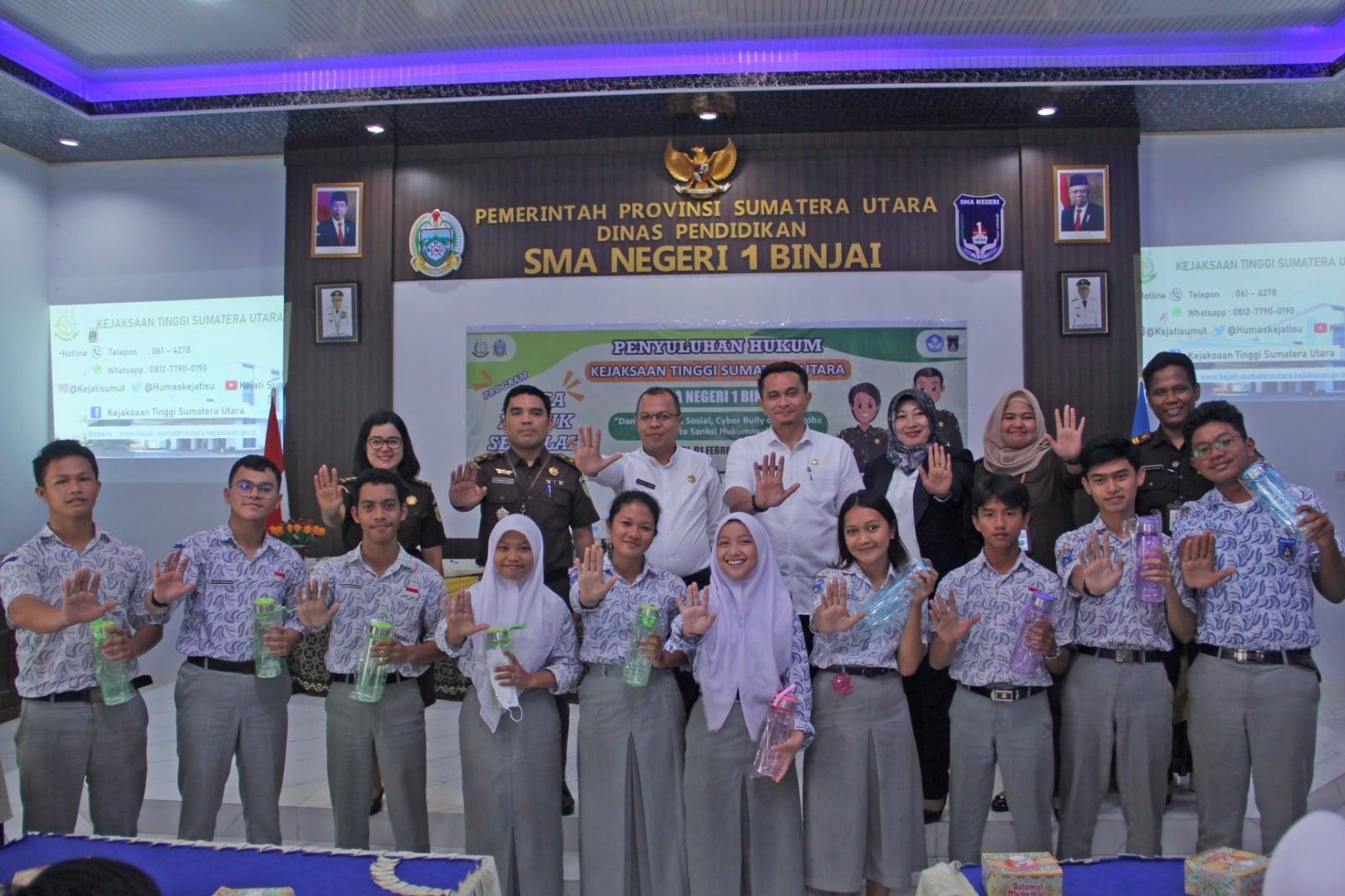 Jaksa Masuk Sekolah SMAN 1 Binjai: Jauhi Narkoba, Kendalikan Jarimu dan Saring Dulu Baru Share di Medsos