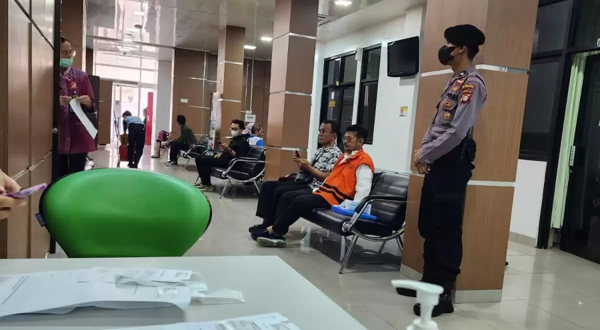 SYL Sakit, Dibantarkan ke RSPAD