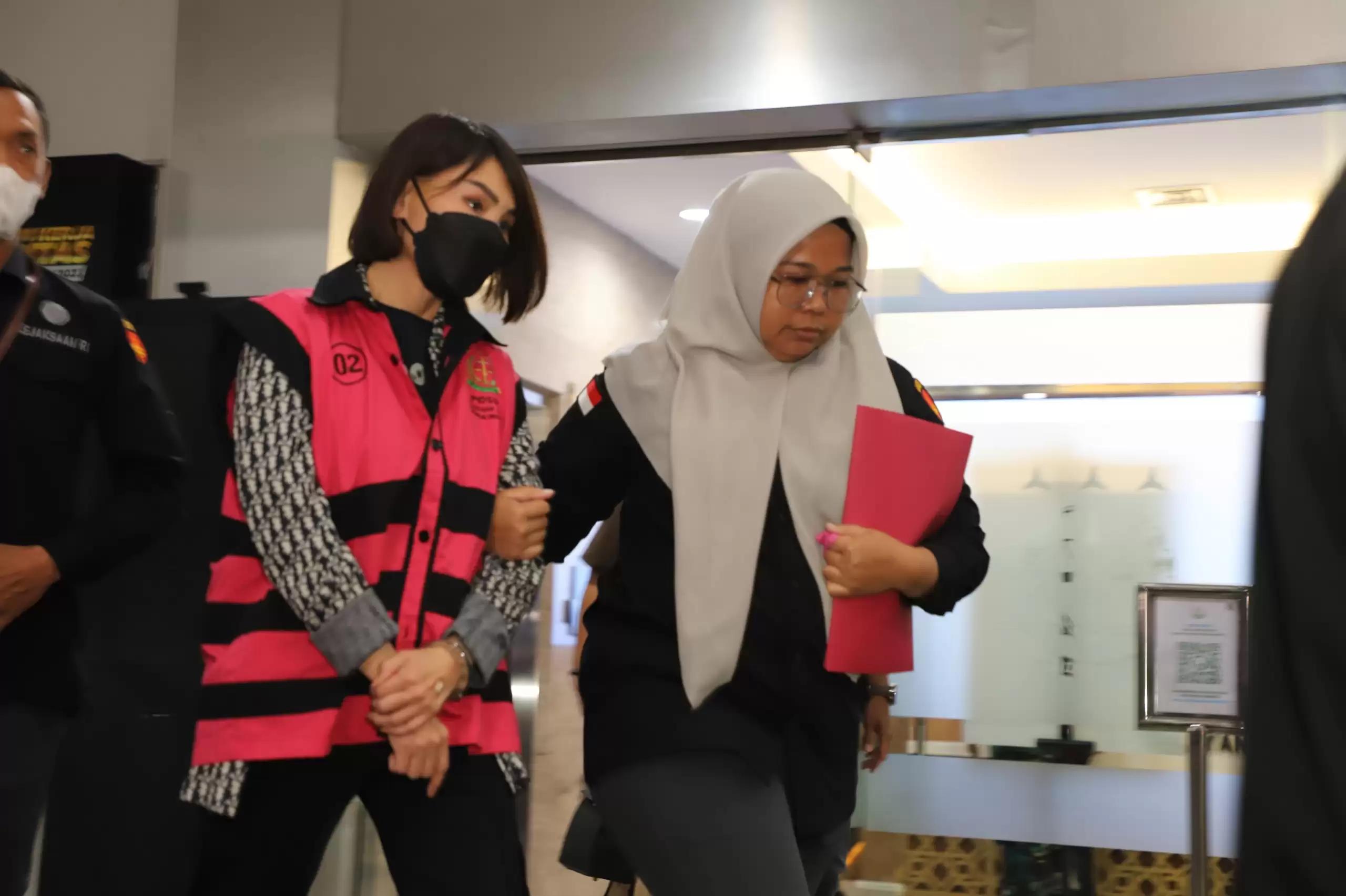 Helena Lim akan dijebloskan ke Rutan Cabang Kejagung di Salemba Jakarta Pusat (Foto: Dok MI)