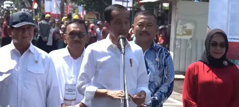 Resmikan Jalan Daerah Jatim, Jokowi: Ini Anggaran Tidak Kecil Rp 925 Miliar