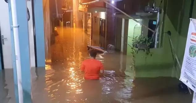 Tinggi Banjir di Kebon Pala Naik hingga 110 Cm