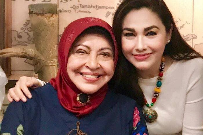 Aktris Senior Mieke Widjaja Meninggal Dunia