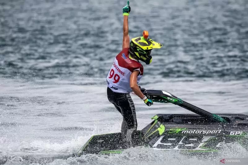 Jessica Rebut Gelar Juara Dunia Ski Ladies GP1 di Toba