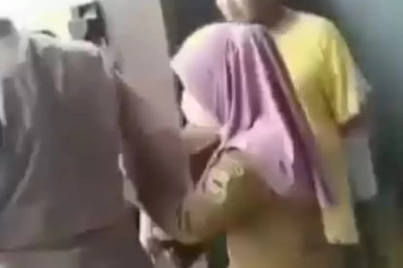 Waduh! Sepasang Guru SMK Digerebek Warga Usai Berbuat Mesum di Rumah Kosong