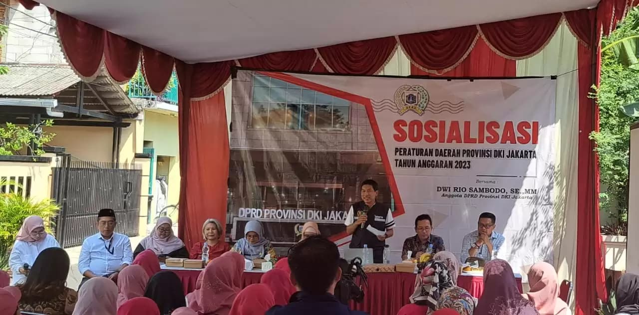 Bersama Warga Utan Kayu Selatan, Dwi Rio Sosialisasikan Perda Perlindungan Perempuan dan Anak dari Tindak Kekerasan