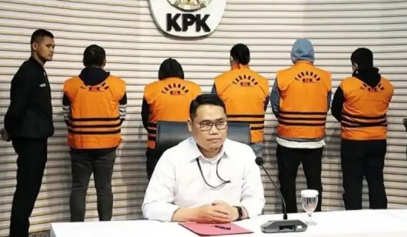 5 Tersangka dalam OTT KPK di Sumut