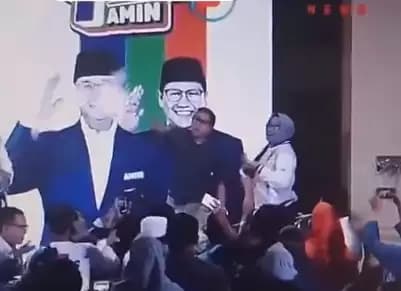 Rocky Gerung Buang Jaket AMIN, Sedang Mencari Posisi yang Tepat, Sejuk dan Tulus?