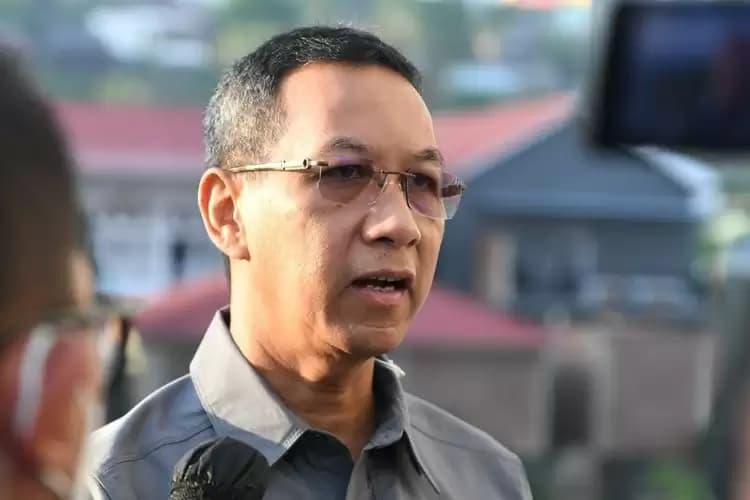 Heru Budi Beri Penghargaan Kepada Kelurahan hingga Kecamatan di Jakarta