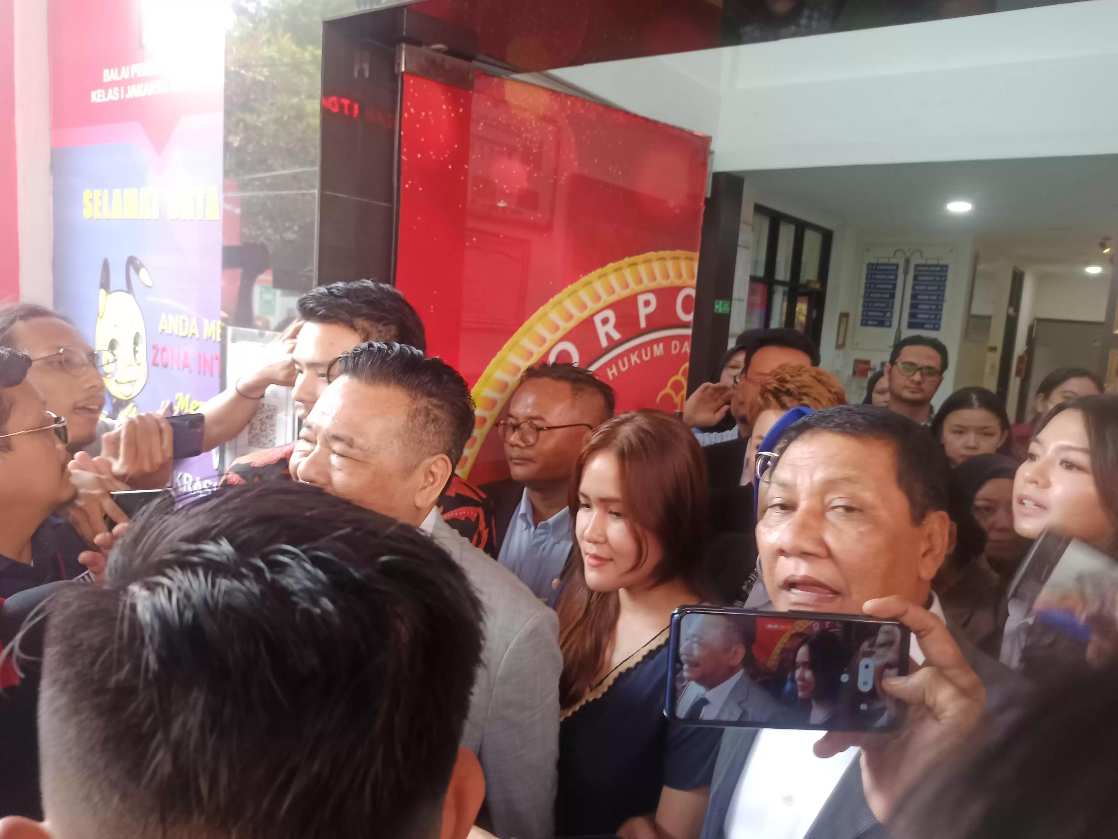 Jessica Kumala Wongso saat keluar dari pintu Bapas