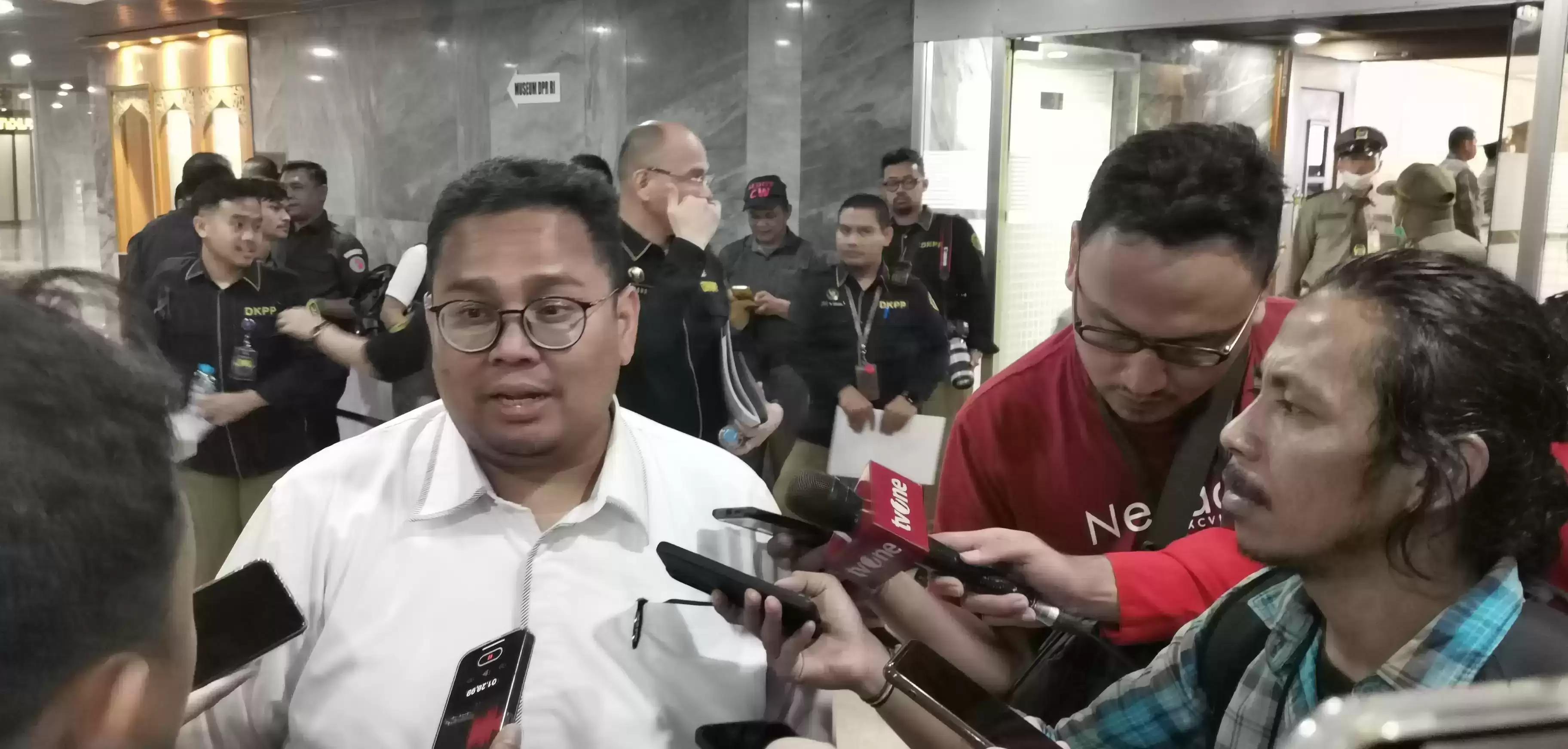 Tegas! Bawaslu Minta Peserta Pemilu Segera Copot APK yang Membahayakan Pengguna Jalan